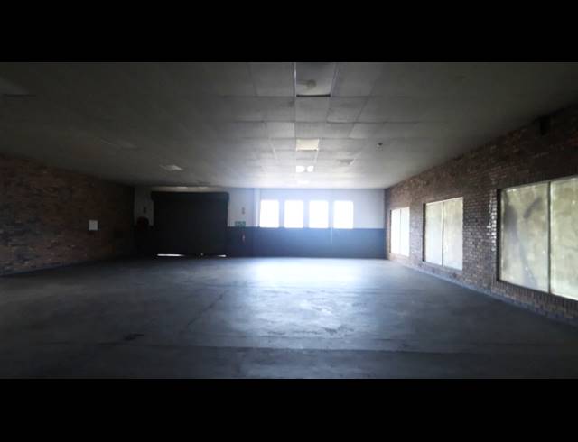 350M² WORKSHOP TO LET IN KULEKA